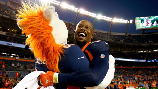 DENVER, CO - DECEMBER 10: Outside linebacker Von Miller #58 of the Denver Broncos celebrates with Miles the mascot after a 23-0 victory against the New York Jets at Sports Authority Field at Mile High on December 10, 2017 in Denver, Colorado.