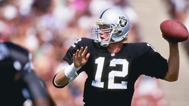 20 Sep 1992: Quarterback Todd Marinovich of the Los Angeles Raiders passes the ball during a game against the Cleveland Browns at the Los Angeles Memorial Coliseum in Los Angeles, California. The Browns won the game, 28-16. Mandatory Credit: Mike Powell