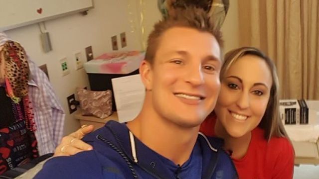 Gronk surprises fan awaiting heart, kidney transplants
