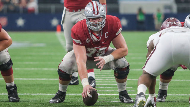 ARLINGTON, TX - SEPTEMBER 23: Arkansas Razorbacks offensive lineman Frank Ragnow (72) prepares to snap the ball during the game between Arkansas and Texas A&M on September 23, 2017, at AT&T Stadium in Arlington, Texas.
