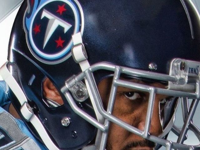 Titans' new uniforms draw mainly positive reviews