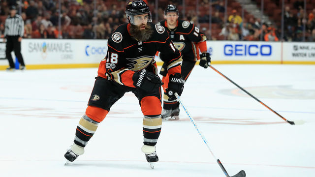 ANAHEIM, CA - OCTOBER 11: Patrick Eaves #18 of the Anaheim Ducks skates to the puck uring the third period of a game against the New York Islanders at Honda Center on October 11, 2017 in Anaheim, California.