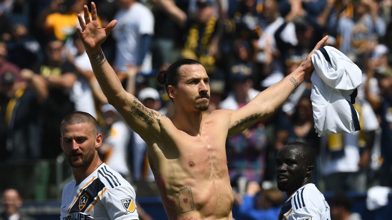 Zlatan Ibrahimovic from LA Galaxy celebrates after scoring against LAFC during their Major League Soccer (MLS) game at the StarHub Center in Los Angeles, California, on March 31, 2018. The 37 year old is playing his first game for the Los Angeles Galaxy. / AFP PHOTO / Mark RALSTON