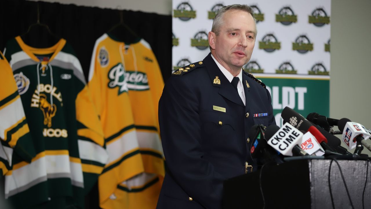 Assistant Commissioner Curtis Zablocki holds a press conference at the Humboldt Uniplex on April 7, 2018 in Humboldt, Saskatchewan after a bus carrying a junior ice hockey team collided with a semi-trailer truck near Tisdale and Nipawin, Saskatchewan province, killing 14 people. Hockey-mad Canada was in mourning on Saturday after a bus carrying a junior ice hockey team collided with a semi-trailer truck in Saskatchewan province, killing 14 people.In a country where love of the sport is almost a religion, the crash sparked an outpouring of grief among players and fans on social media, while national political leaders expressed their sympathies.'We can now confirm 14 people have died as a result of this collision,' the Royal Canadian Mounted Police said in a statement, which did not say how many of the victims were players or coaches of the Humboldt Broncos team. / AFP PHOTO / Kymber RAE