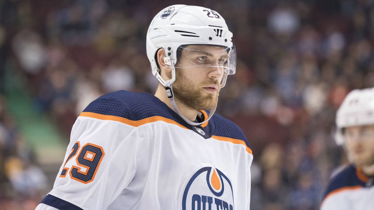 VANCOUVER, BC - MARCH 29: Leon Draisaitl #29 of the Edmonton Oilers in action against the Vancouver Canucks on March, 29, 2018 at Rogers Arena in Vancouver, British Columbia, Canada.