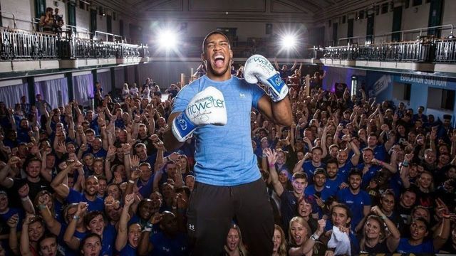 Anthony Joshua helps set record for largest boxercise lesson ever