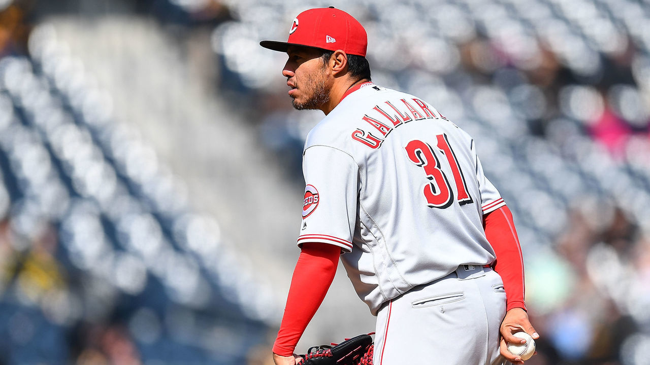 PITTSBURGH, PA - APRIL 08: Yovani Gallardo #31 of the Cincinnati Reds pitches during the game against the Pittsburgh Pirates at PNC Park on April 8, 2018 in Pittsburgh, Pennsylvania.