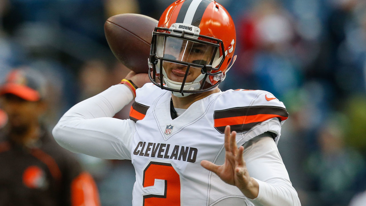 SEATTLE, WA - DECEMBER 20: Quarterback Johnny Manziel #2 of the Cleveland Browns warms up prior to the game against the Seattle Seahawks at CenturyLink Field on December 20, 2015 in Seattle, Washington.