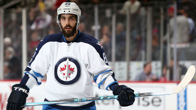 NEWARK, NJ - MARCH 28: Mathieu Perreault #85 of the Winnipeg Jets waits for a face off during the first period against the New Jersey Devils on March 28, 2017 at the Prudential Center in Newark, New Jersey.