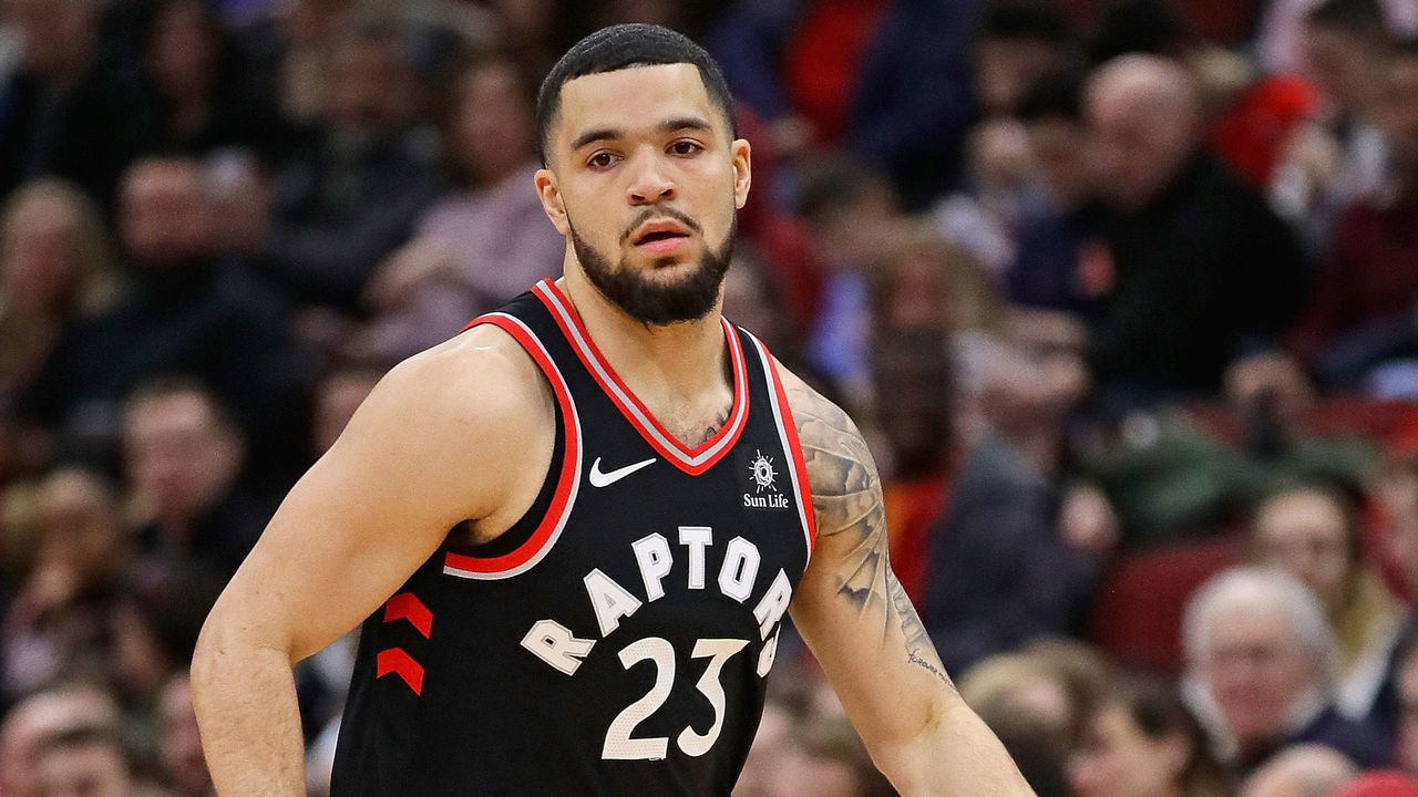 CHICAGO, IL - FEBRUARY 14: Fred VanVleet #23 of the Toronto Raptors brings the ball up the court against the Chicago Bulls at the United Center on February 14, 2018 in Chicago, Illinois. The Raptors defeated the Bulls 122-98.
