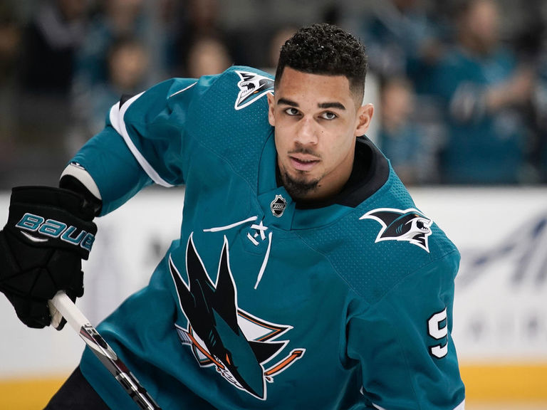 Sportsnaut unknwn Sharks' Kane: NHL doesn't market minority players enough | theScore.com