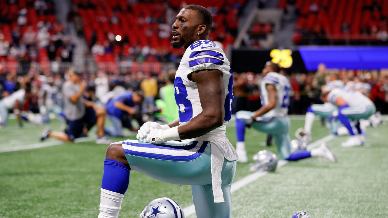 ATLANTA, GA - NOVEMBER 12: Dez Bryant #88 of the Dallas Cowboys prior to the game against the Atlanta Falcons at Mercedes-Benz Stadium on November 12, 2017 in Atlanta, Georgia.