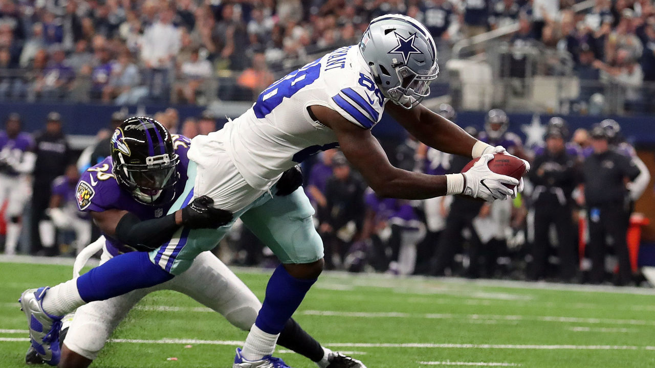 ARLINGTON, TX - NOVEMBER 20: Dez Bryant #88 of the Dallas Cowboys dives for the end zone to score a touchdown after catching a pass from Dak Prescott during the third quarter against the Baltimore Ravens at AT&T Stadium on November 20, 2016 in Arlington, Texas.