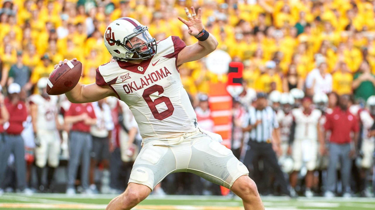 WACO, TX - SEPTEMBER 23: Baker Mayfield #6 of the Oklahoma Sooners drops back to pass against the Baylor Bears during the first half at McLane Stadium on September 23, 2017 in Waco, Texas.
