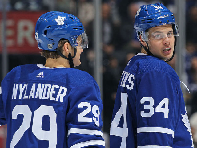 TORONTO, ON - APRIL 2: William Nylander #29 and Auston Matthews #34 of the Toronto Maple Leafs chat during a timeout against the Buffalo Sabres during an NHL game at the Air Canada Centre on April 2, 2018 in Toronto, Ontario, Canada. The Maple Leafs defeated the Sabres 5-2. *** Local Caption *** William Nylander; Auston Matthews
