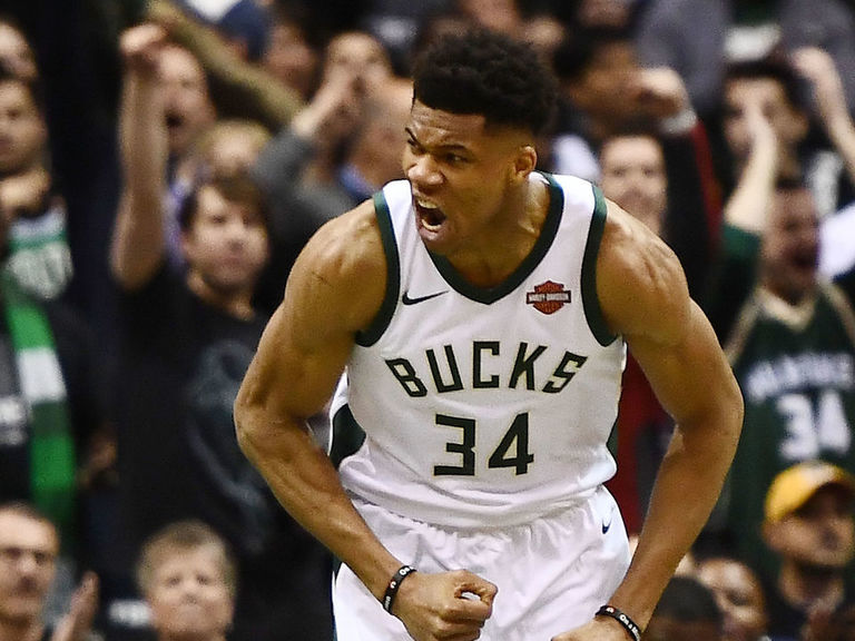 Look: Is this Giannis' 1st signature Nike shoe? | theScore.com