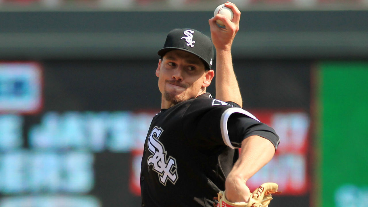 MINNEAPOLIS, MN - AUGUST 31: Danny Farquhar #43 of the Chicago White throws against the Minnesota Twins in the eighth inning during of their baseball game on August 31, 2017, at Target Field in Minneapolis, Minnesota.