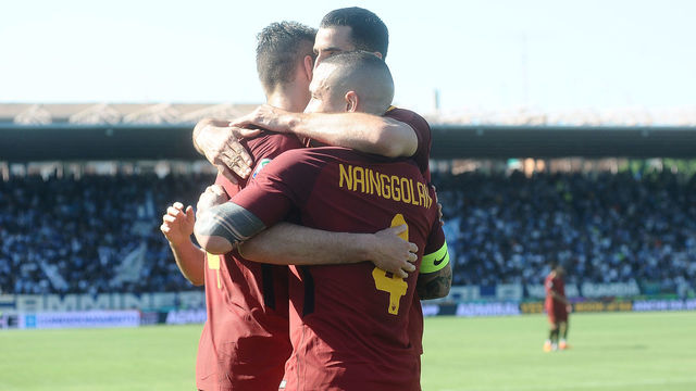 FERRARA, ITALY - APRIL 21: Patrik Schick of AS Roma celebrates after scoring his team's third goal during the serie A match between Spal and AS Roma at Stadio Paolo Mazza on April 21, 2018 in Ferrara, Italy.