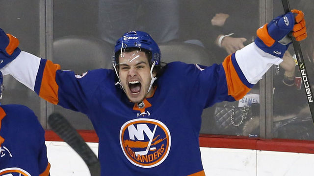 Boeser, Barzal, Keller named finalists for Calder Trophy