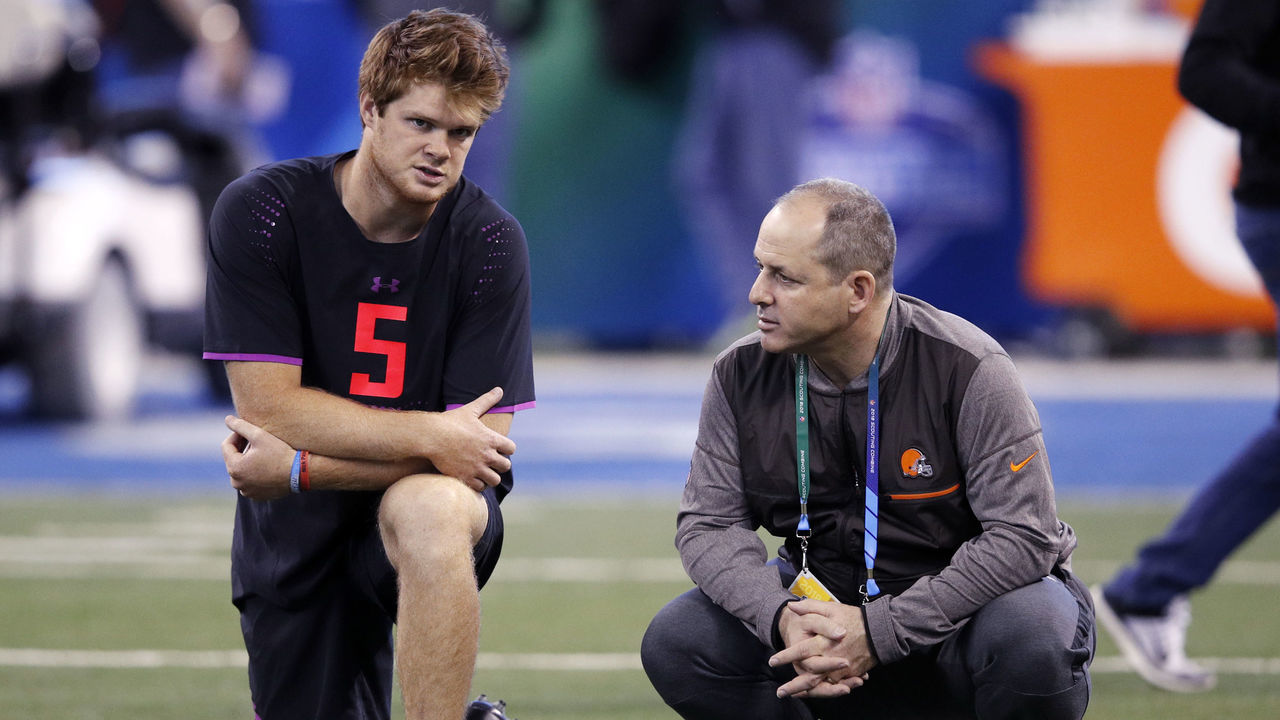 INDIANAPOLIS, IN - MARCH 03: USC quarterback Sam Darnold talks with Ken Zampese of the Cleveland Browns during the NFL Combine at Lucas Oil Stadium on March 3, 2018 in Indianapolis, Indiana.