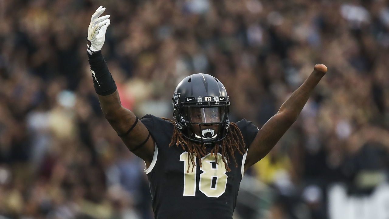 ORLANDO, FL - NOVEMBER 24: Shaquem Griffin #18 of the UCF Knights reacts prior to a play against the South Florida Bulls in the first quarter at Spectrum Stadium on November 24, 2017 in Orlando, Florida.
