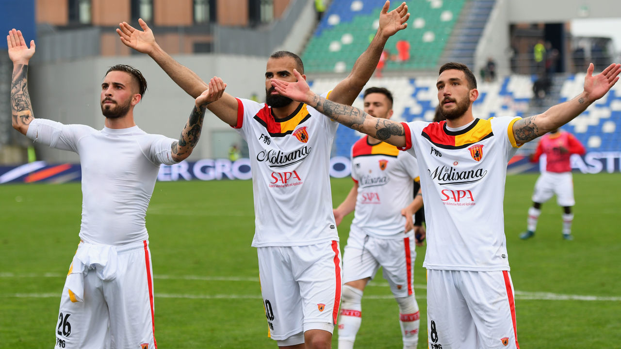 REGGIO NELL'EMILIA, ITALY - APRIL 15: Benevento Calcio players celebrate after the serie A match between US Sassuolo and Benevento Calcio at Mapei Stadium - Citta' del Tricolore on April 15, 2018 in Reggio nell'Emilia, Italy.