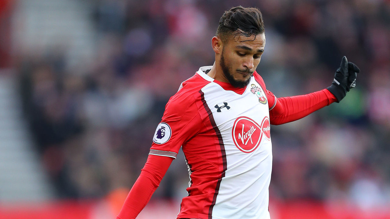 SOUTHAMPTON, ENGLAND - NOVEMBER 26: Sofiane Boufal of Southampton in action during the Premier League match between Southampton and Everton at St Mary's Stadium on November 26, 2017 in Southampton, England.