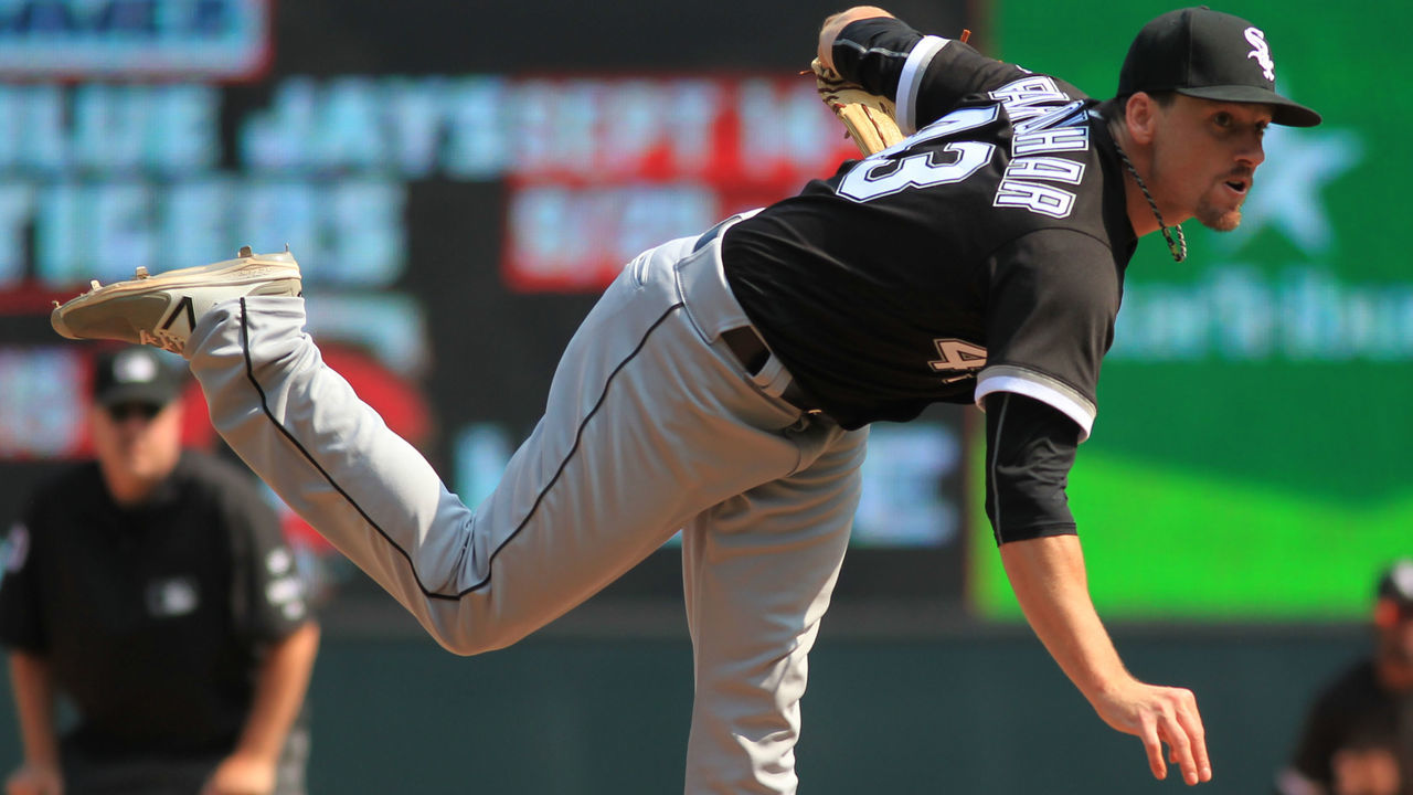 MINNEAPOLIS, MN - AUGUST 31: Danny Farquhar #43 of the Chicago White throws against the Minnesota Twins in the eighth inning during of their baseball game on August 31, 2017, at Target Field in Minneapolis, Minnesota.