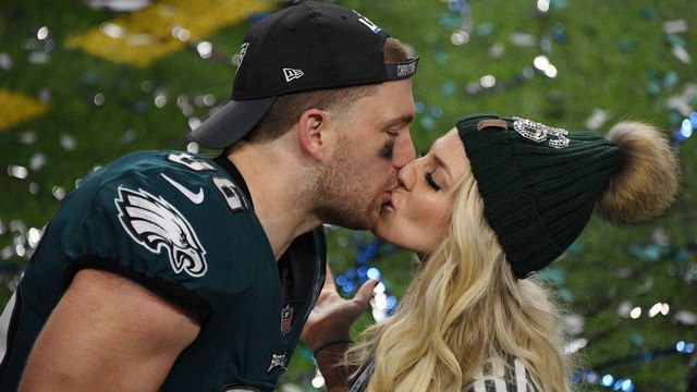 Zach, Julie Ertz first bonded over shared sunflower seeds
