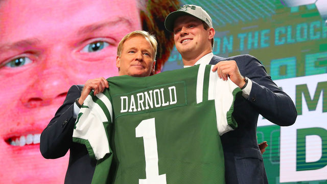ARLINGTON, TX - APRIL 26: NFL Comissioner Roger Goodell poses for photos with Sam Darnold and jersey as the third overall pick by the New York Jets during the first round at the 2018 NFL Draft at AT&T Statium on April 26, 2018 at AT&T Stadium in Arlington Texas.