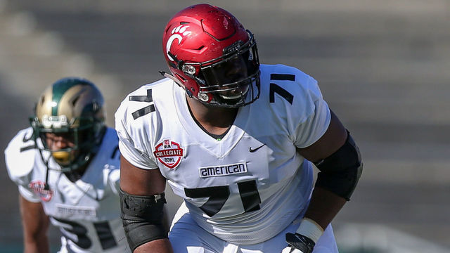 PASADENA, CA - JANUARY 20: American offensive tackle Korey Cunningham (71) from University of Cincinnati during the NFLPA Collegiate Bowl on Saturday, January 20, 2018, at the Rose Bowl in Pasadena, CA.
