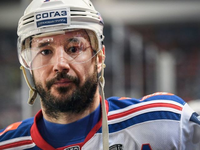 Russian SKA St. Petersburg winger, Ilya Kovalchuk leaves the ice a after pregame warm up on April 2, 2018 in Moscow. The former New Jersey Devils forward declared his intentions to return to the National Hockey League (NHL) after five seasons in Russia, as SKA St. Petersburg was eliminated from the Kontinental Hockey Leagues (KHL) playoffs. Ilya Kovalchuk reached his 35th birthday on April 15, which changed his status in the NHL and allowed him to negotiate and agree to terms with any NHL team as a free agent, local media reported. / AFP PHOTO / Alexander NEMENOV