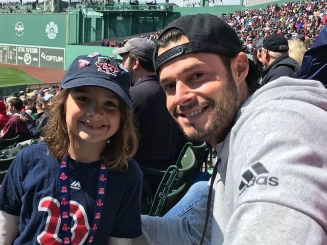 Suspended Joe Kelly enjoys fan's eye view of Fenway Park 