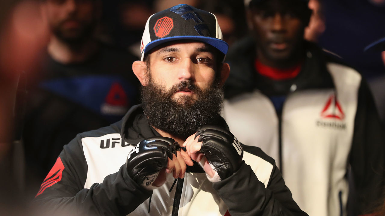 LAS VEGAS, NV - DECEMBER 30: Johny Hendricks walks to the Octagon to face Neil Magny in their welterweight bout during the UFC 207 event at T-Mobile Arena on December 30, 2016 in Las Vegas, Nevada.