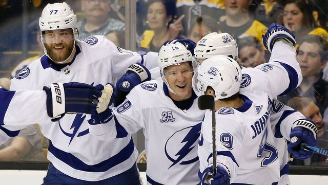 Lightning strike quickly in Game 3 to take series lead