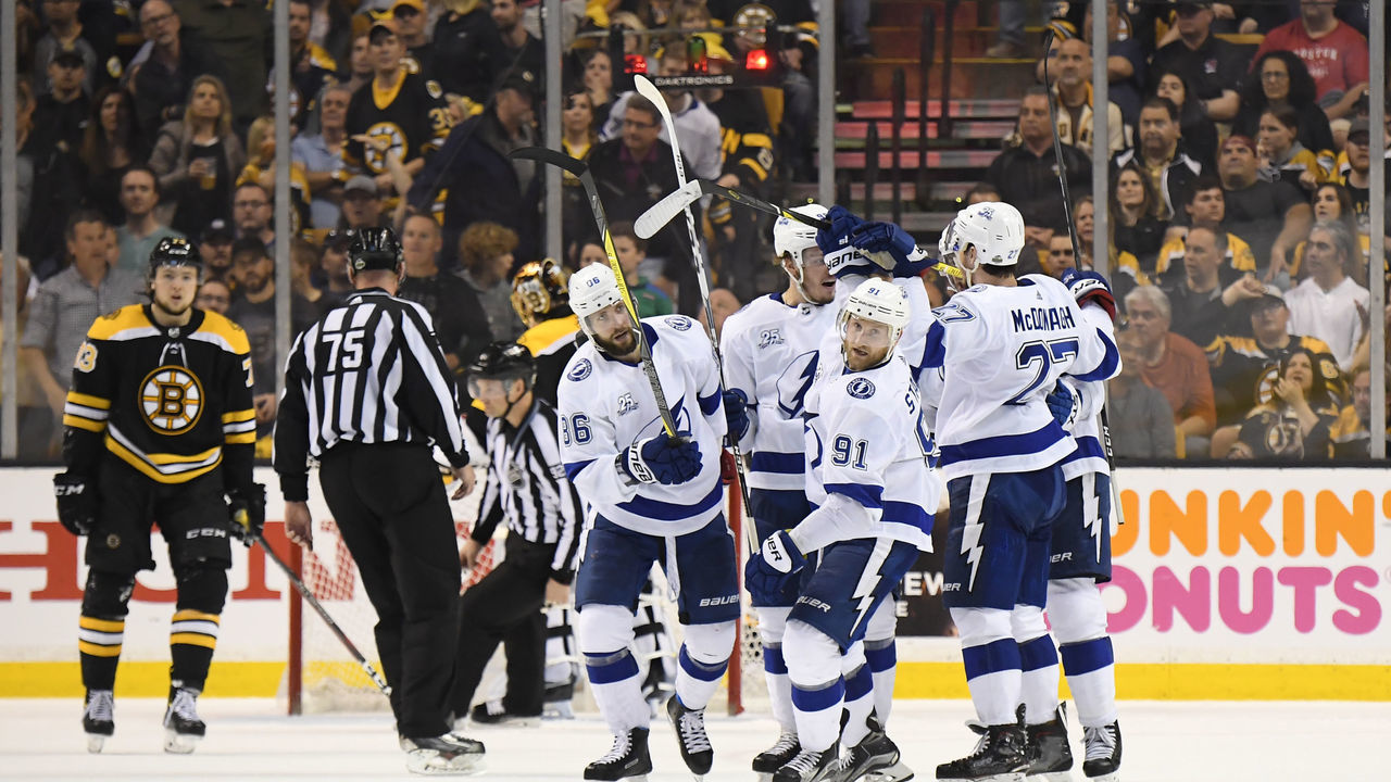 BOSTON, MA - MAY 4: Steven Stamkos #91 of the Tampa Bay Lightning scores against the Boston Bruins in Game Four of the Eastern Conference Second Round during the 2018 NHL Stanley Cup Playoffs at the TD Garden on May 4, 2018 in Boston, Massachusetts. *** Local Caption *** Steven Stamkos