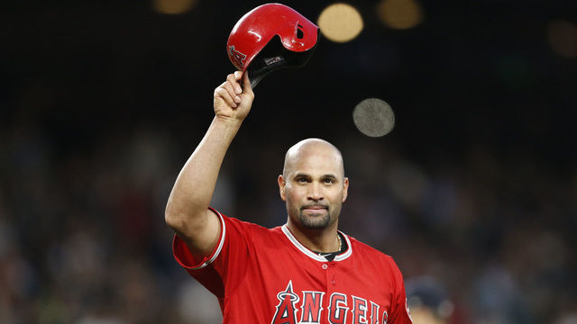 Pujols becomes 32nd member of 3,000-hit club