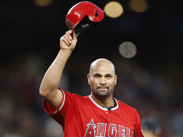 Pujols becomes 32nd member of 3,000-hit club