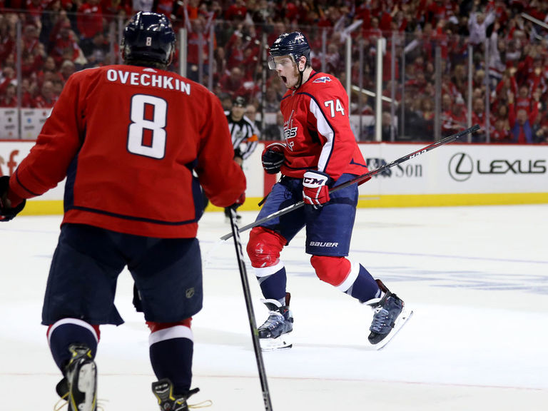 Watch Capitals grab lead with 2 goals in 33 seconds