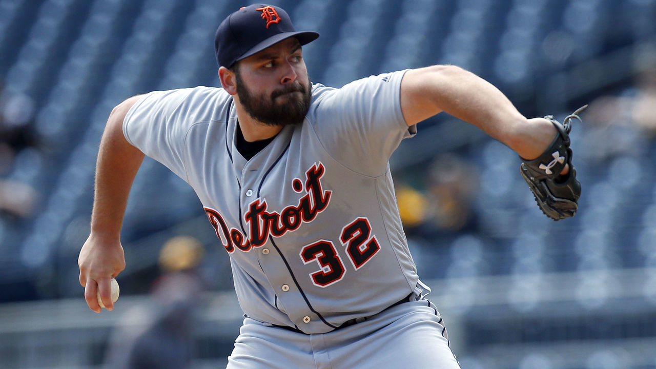 PITTSBURGH, PA - APRIL 26: Michael Fulmer #32 of the Detroit Tigers pitches in the third inning against the Pittsburgh Pirates during interleague play at PNC Park on April 26, 2018 in Pittsburgh, Pennsylvania.