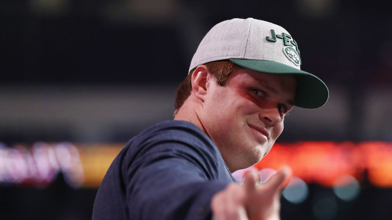 ARLINGTON, TX - APRIL 26: Sam Darnold of USC gestures after being picked #3 overall by the New York Jets during the first round of the 2018 NFL Draft at AT&T Stadium on April 26, 2018 in Arlington, Texas.