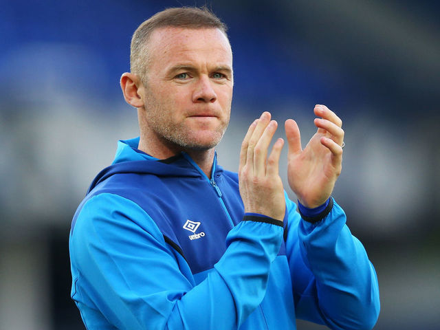 LIVERPOOL, ENGLAND - MAY 05: Wayne Rooney of Everton shows appreciation to the fans during the lap of honour after the Premier League match between Everton and Southampton at Goodison Park on May 5, 2018 in Liverpool, England.