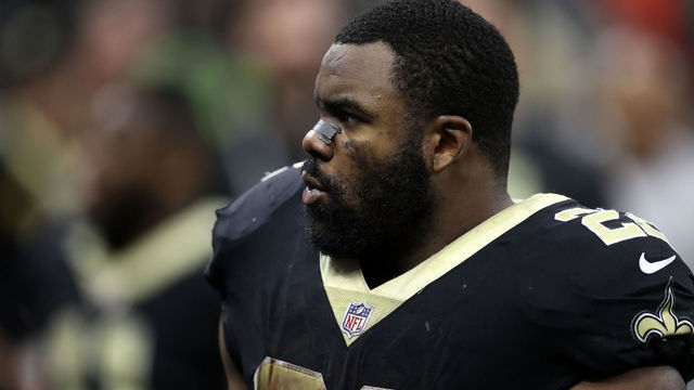 NEW ORLEANS, LA - DECEMBER 24: Mark Ingram #22 of the New Orleans Saints in action against the Atlanta Falcons at Mercedes-Benz Superdome on December 24, 2017 in New Orleans, Louisiana.
