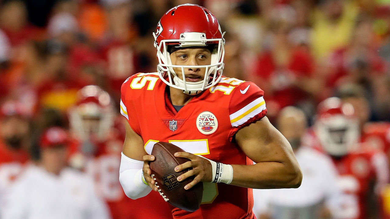 KANSAS CITY, MO - AUGUST 31: Quarterback Patrick Mahomes #15 of the Kansas City Chiefs looks to pass during the game against the Tennessee Titans at Arrowhead Stadium on August 31, 2017 in Kansas City, Missouri.