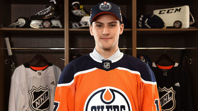CHICAGO, IL - JUNE 24: Stuart Skinner poses for a portrait after being selected 78th overall by the Edmonton Oilers during the 2017 NHL Draft at the United Center on June 24, 2017 in Chicago, Illinois.