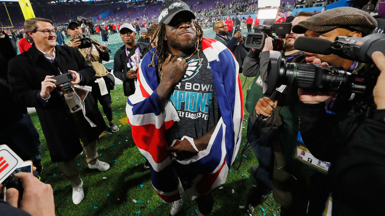 MINNEAPOLIS, MN - FEBRUARY 04: Jay Ajayi #36 of the Philadelphia Eagles celebrates his teams 41-33 victory over the New England Patriots in Super Bowl LII at U.S. Bank Stadium on February 4, 2018 in Minneapolis, Minnesota.The Philadelphia Eagles defeated the New England Patriots 41-33.