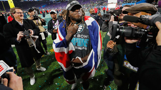 MINNEAPOLIS, MN - FEBRUARY 04: Jay Ajayi #36 of the Philadelphia Eagles celebrates his teams 41-33 victory over the New England Patriots in Super Bowl LII at U.S. Bank Stadium on February 4, 2018 in Minneapolis, Minnesota.The Philadelphia Eagles defeated the New England Patriots 41-33.