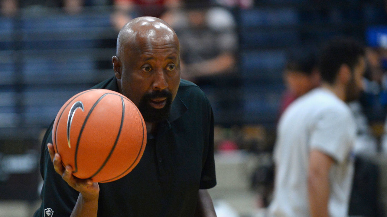 LAS VEGAS, NV - JULY 09: Assistant Coach Mike Woodson of the Los Angeles Clippers instructs students on offensive basketball drills during the coaches forum, an official event during the Coach Woodson Las Vegas Invitational at Impact Basketball Las Vegas on July 9, 2016 in Las Vegas, Nevada.