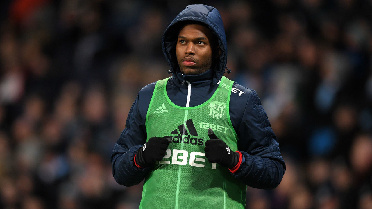 MANCHESTER, ENGLAND - JANUARY 31: Daniel Sturridge of West Bromwich Albion warms up during the Premier League match between Manchester City and West Bromwich Albion at Etihad Stadium on January 31, 2018 in Manchester, England.