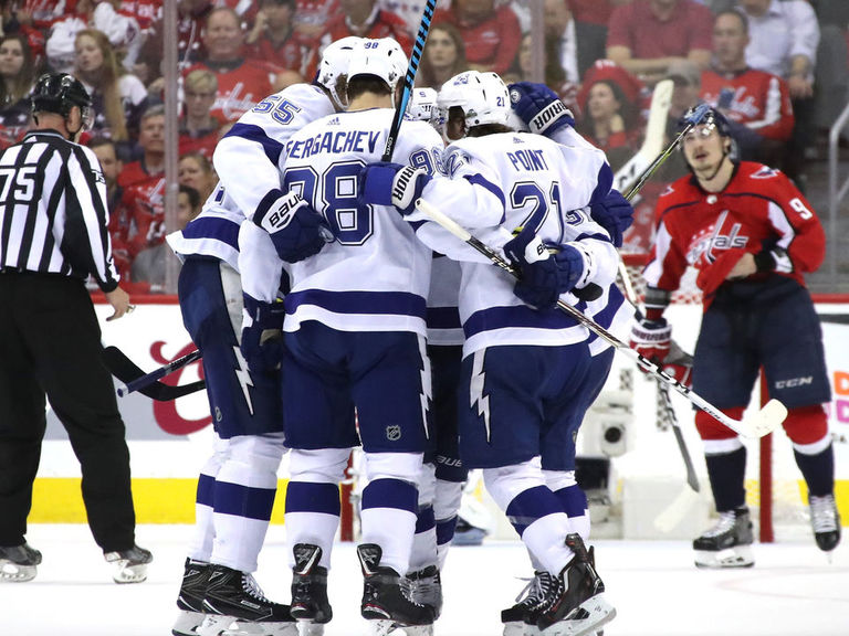 Lightning's offense awakens as they take Game 3 | theScore.com